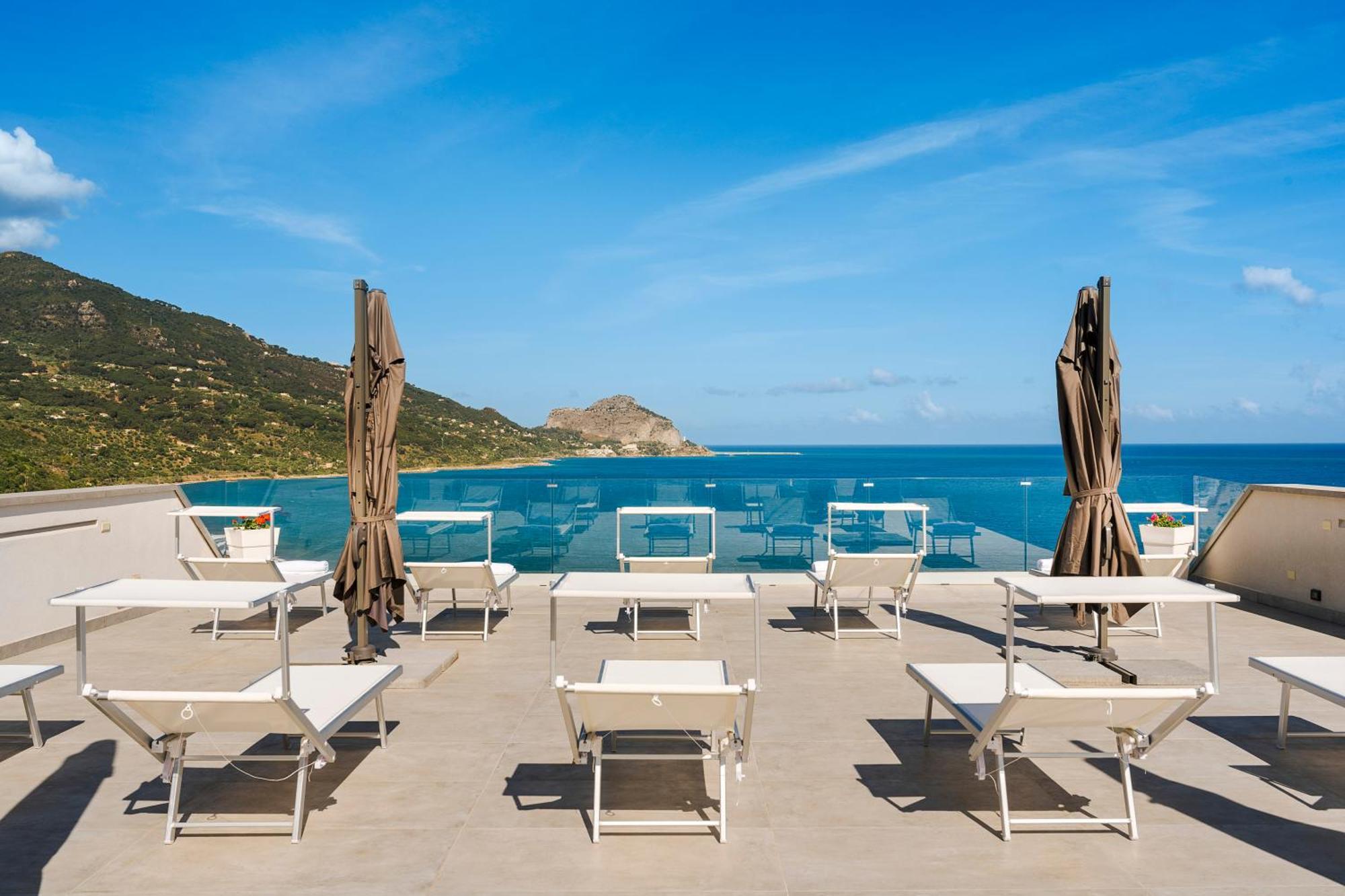Emerald Hotel Residence 체팔루 외부 사진