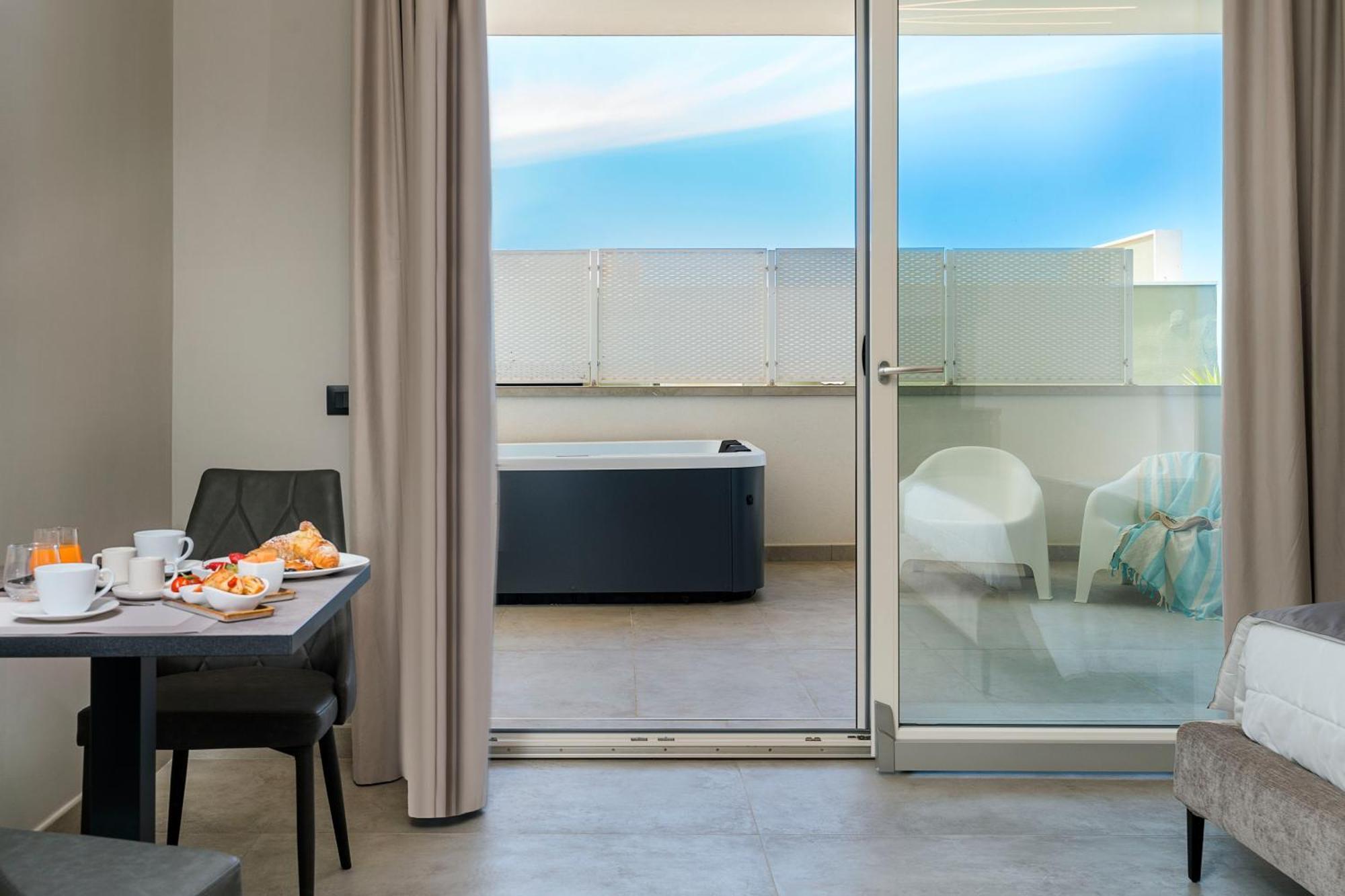 Emerald Hotel Residence 체팔루 외부 사진