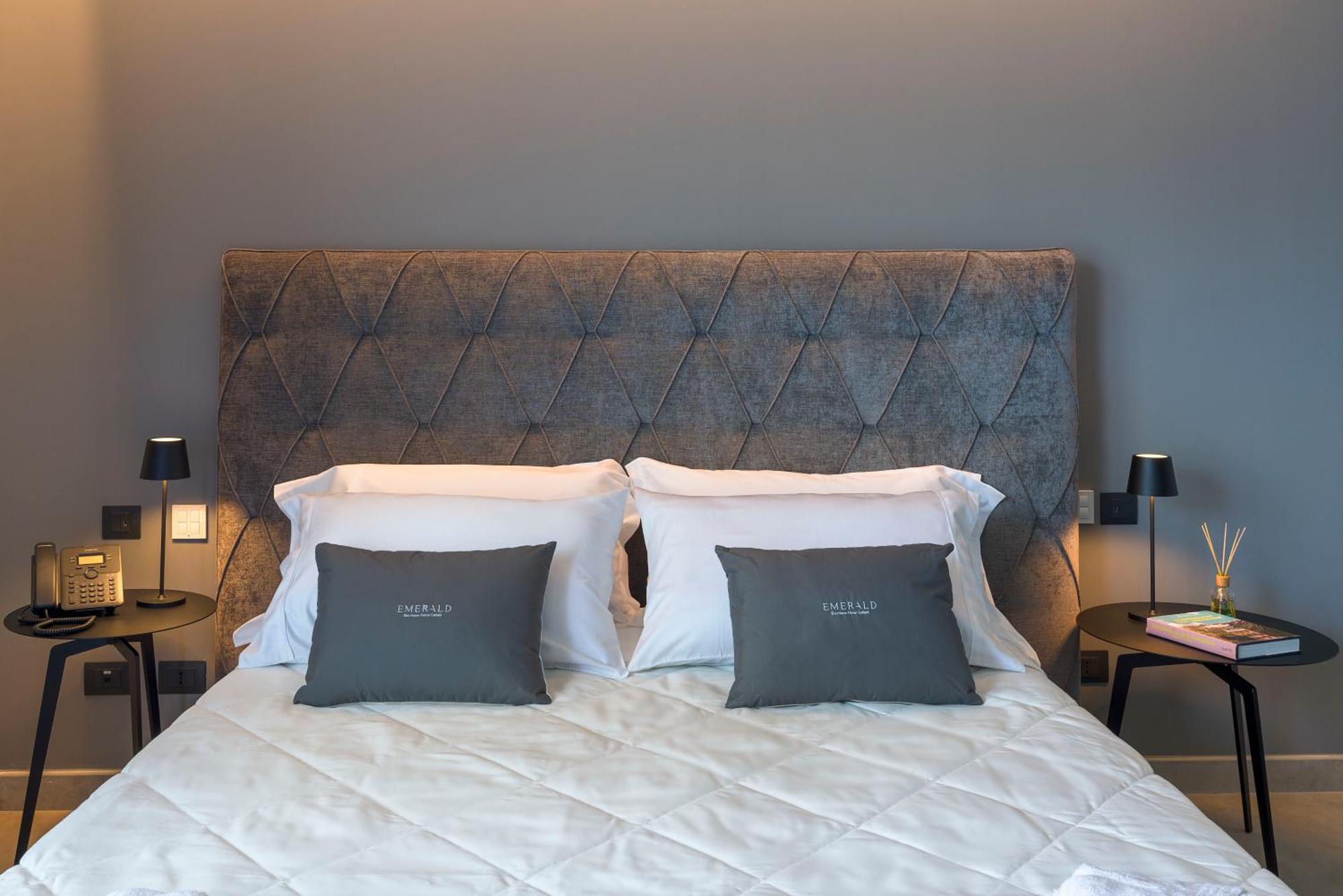 Emerald Hotel Residence 체팔루 외부 사진
