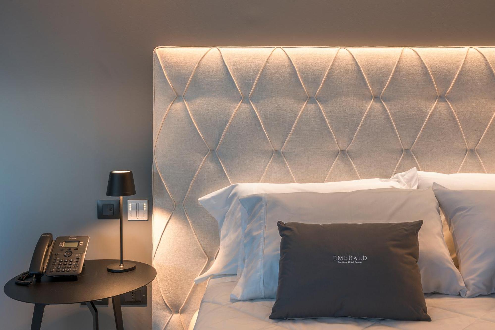 Emerald Hotel Residence 체팔루 외부 사진