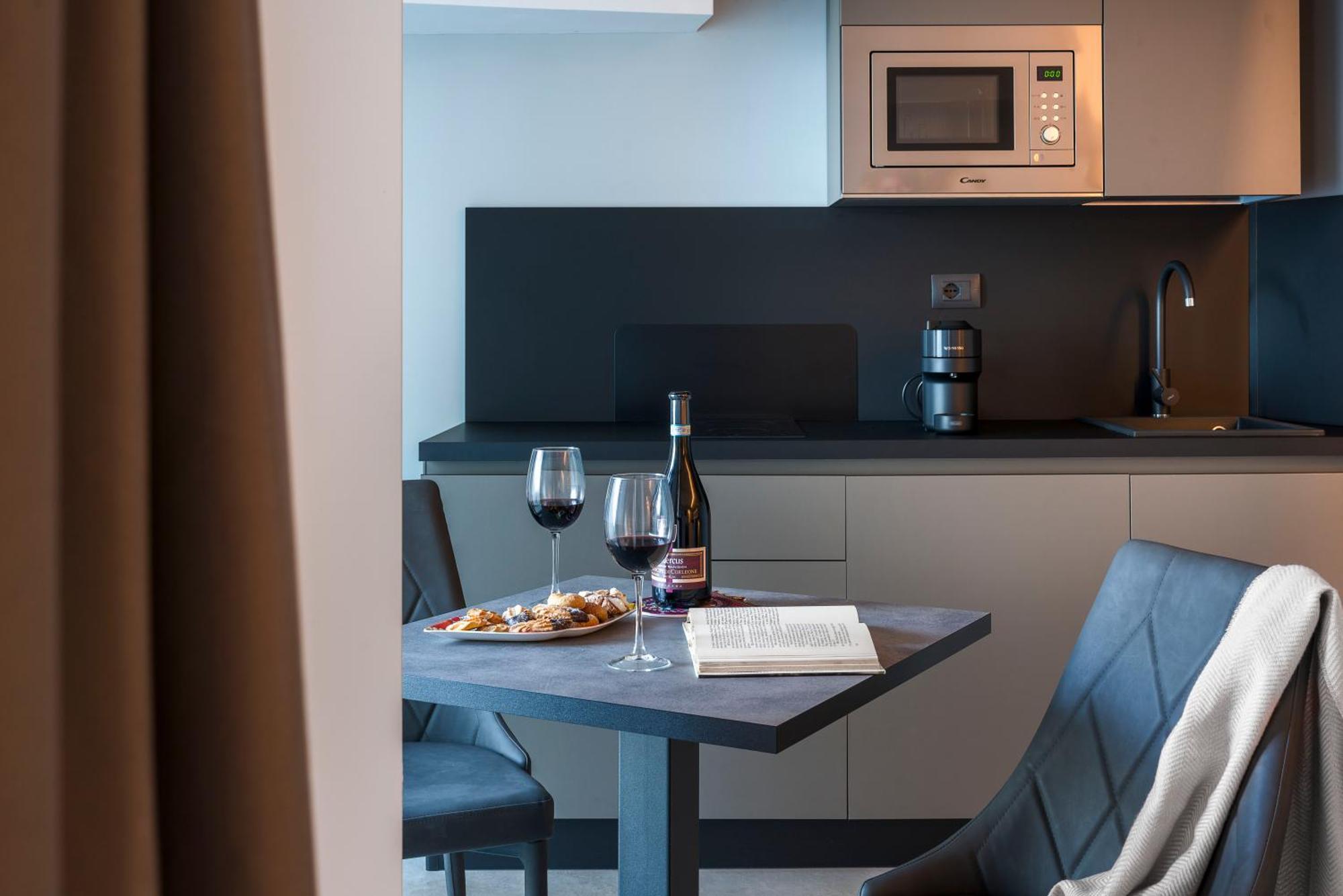 Emerald Hotel Residence 체팔루 외부 사진