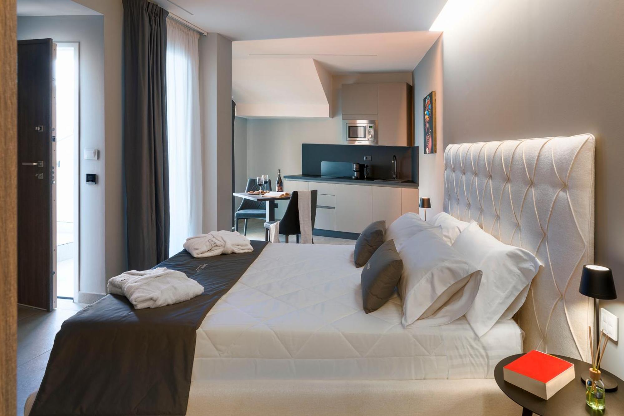 Emerald Hotel Residence 체팔루 외부 사진